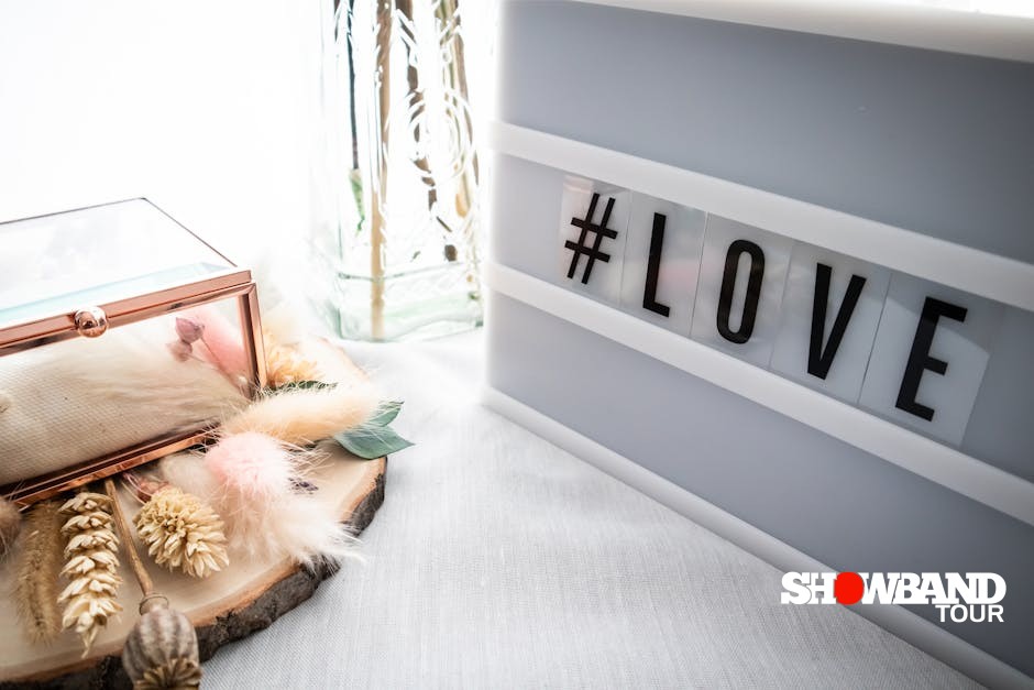 how to use wedding hashtags