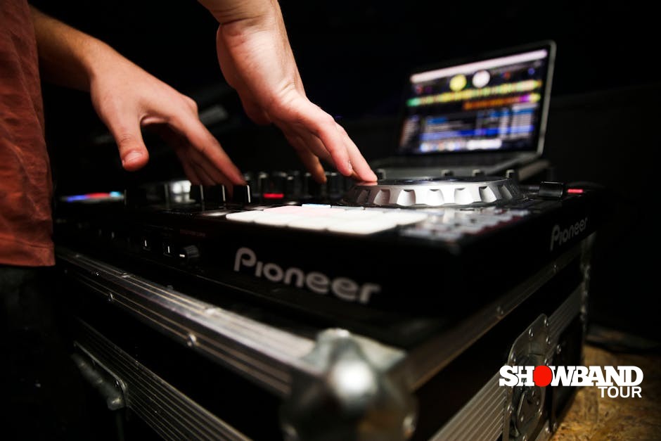 Contact Dj