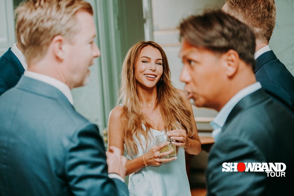 wedding guests enjoying cocktails
