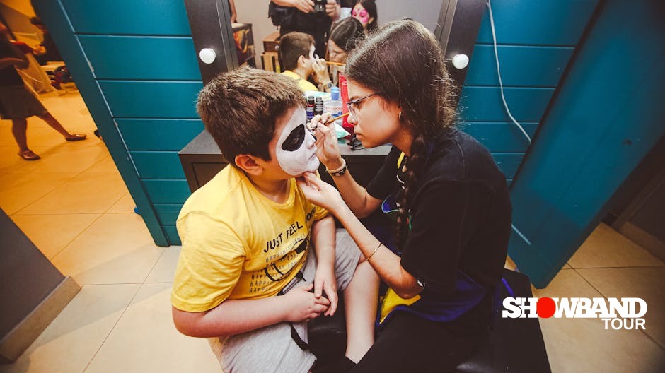 children face painting