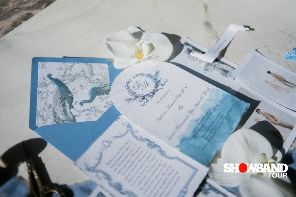 wedding invitation timing