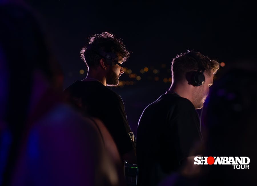 DJ performance