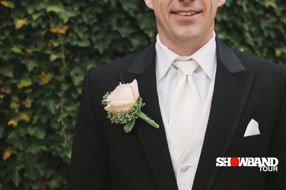 choosing wedding host