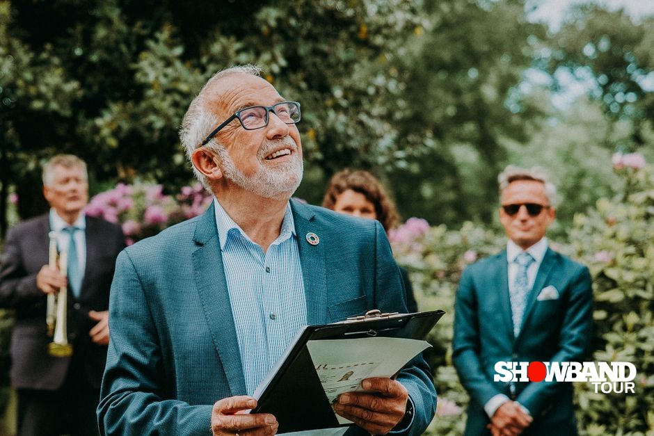 professional wedding host